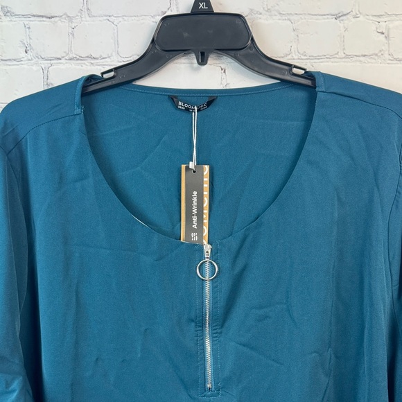 BloomChic Teal and Cream Blouse with Zipper Detail Plus Size 5X - Picture 5 of 7